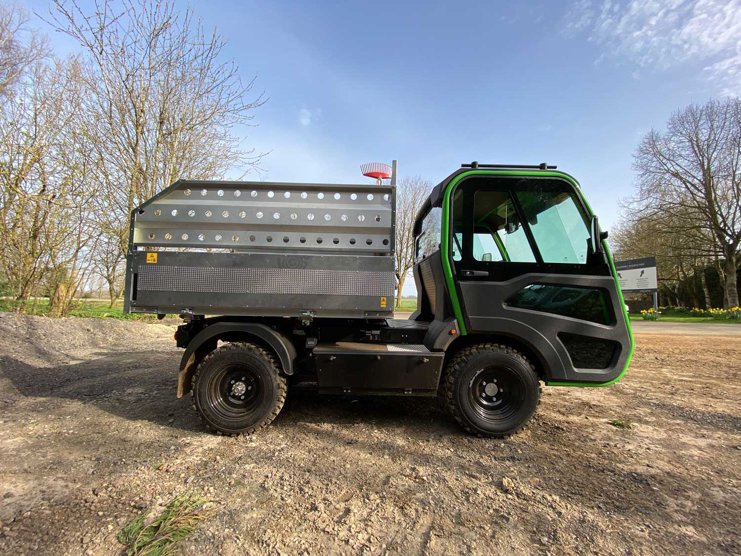 ET LANDER, o utilitário compacto da ETESIA.